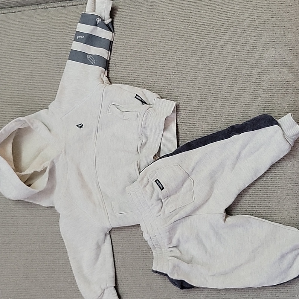 Volcom 2 Piece Sweatsuit